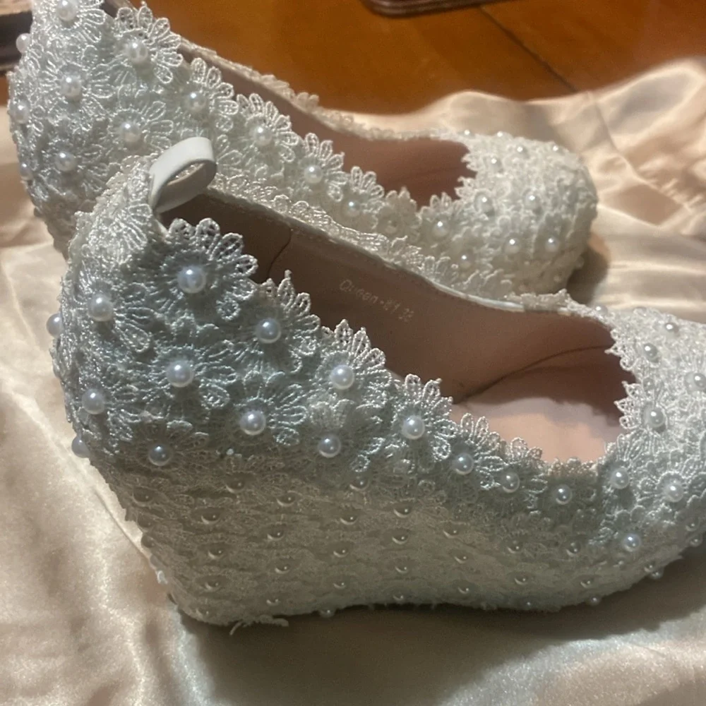 Crystal Queen wedding or prom shoes or anything you want them to be! Size 38 - Picture 1 of 8